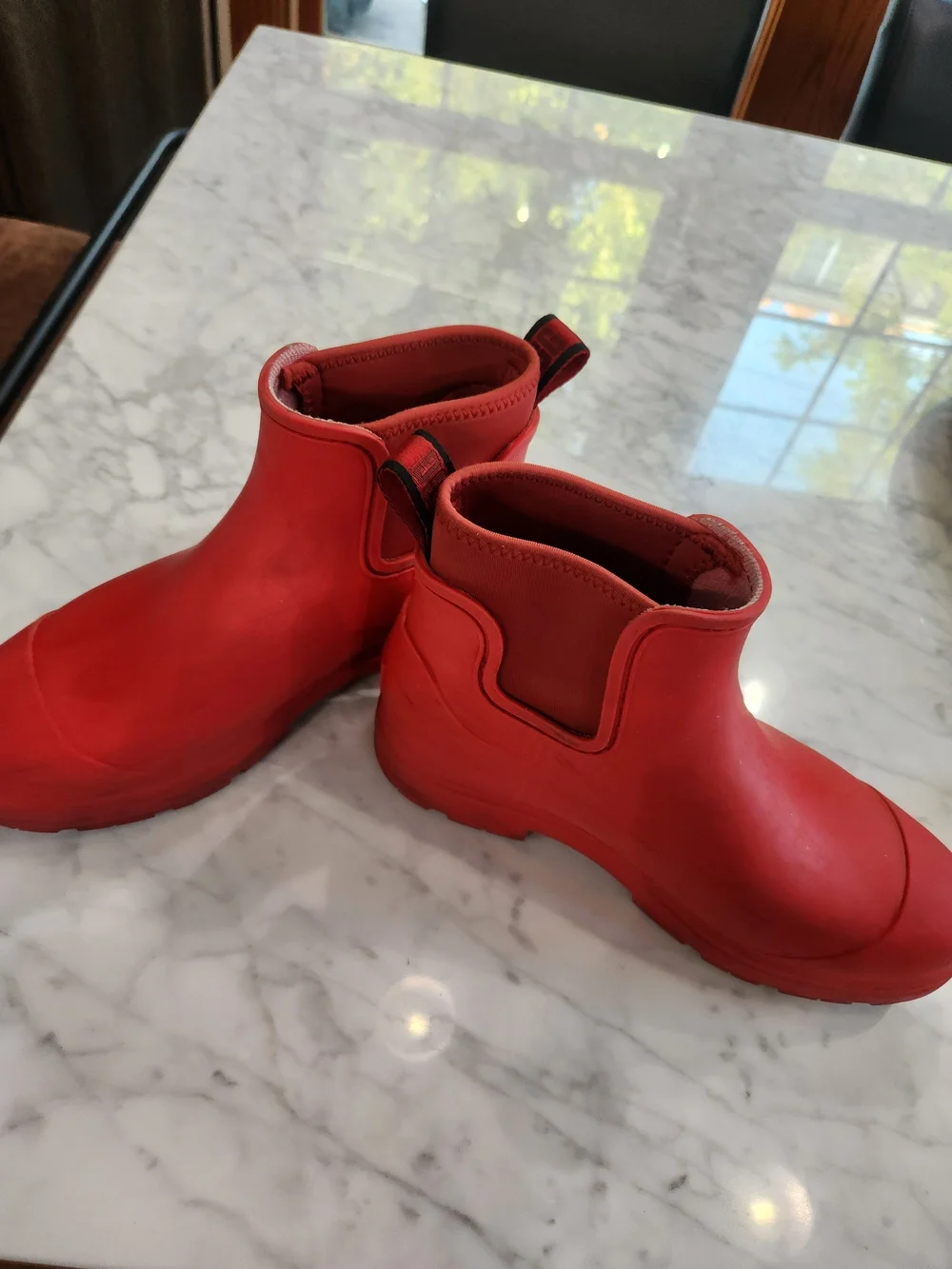 UGG Women's Red Waterproof Slip-On, Lined Ankle Rain Boots, GOOD CONDITION. - Picture 3 of 4